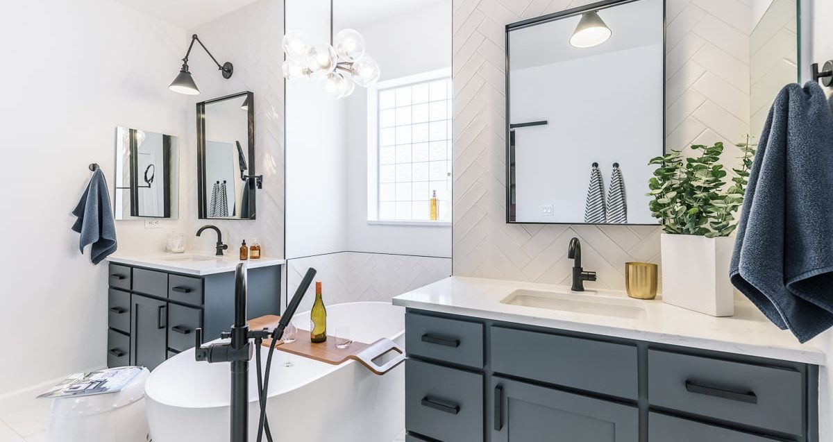 Updated bathroom and soaking tub